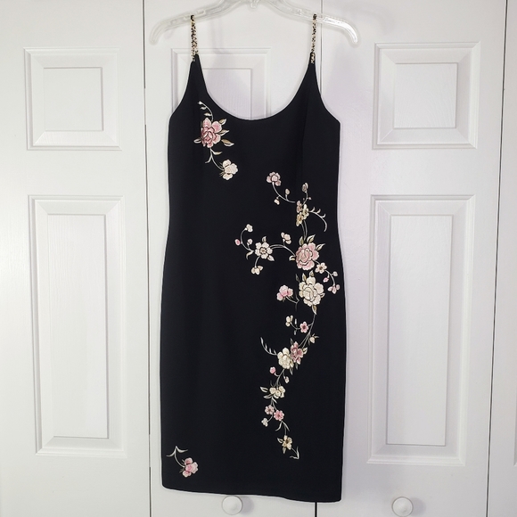 Maggy London Dresses & Skirts - Maggy London Floral Black Dress Size 8